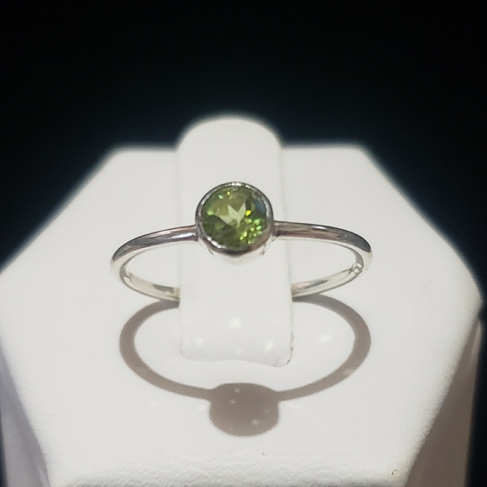 Peridot Ring ~ 925 Sterling Silver